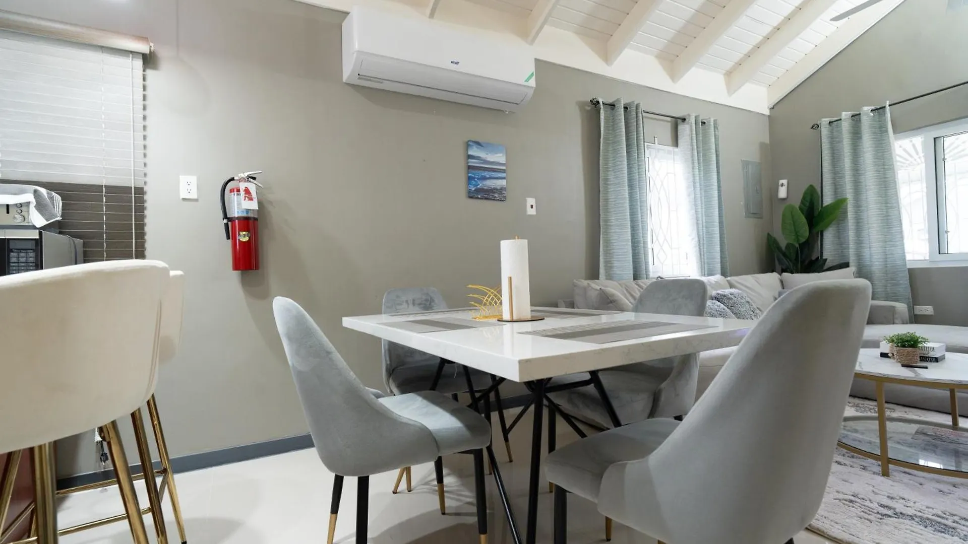 게스트하우스 Sky View Villas @ Edmund Ridge Estate 몬테고 베이 자메이카
